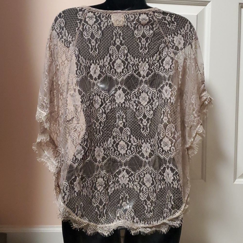 Daytrip Lace Embellished Boho Top NWOT - Picture 10 of 13